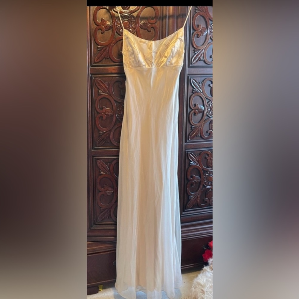 White and black market dress
